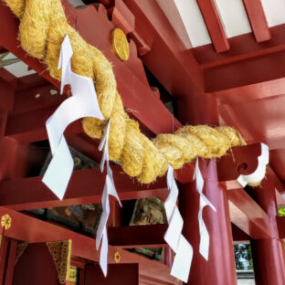 注連縄(しめ縄)の白い紙=「紙垂(しで)」の本数の意味