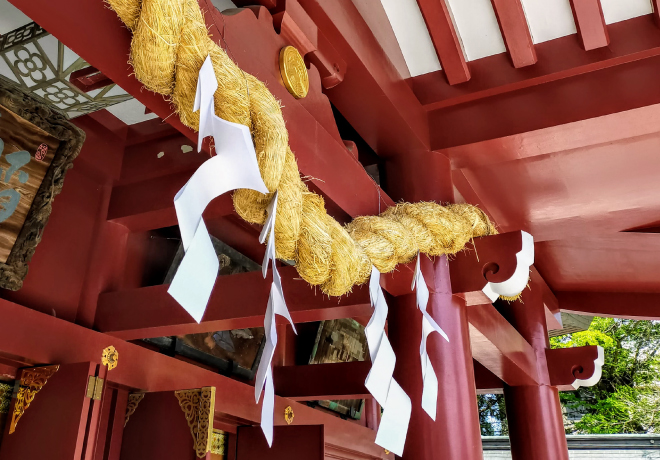 神社の注連縄の紙垂